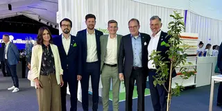 Anja und Werner Holluschek, Malte Wencke, Arne Wencke, Andreas Wencke und Simon Meinschad auf der 120-Jahr-Feier von hollu